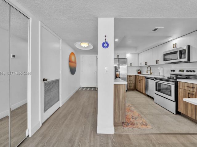 Apartment for sale  Unit #2504 - photo 7122082