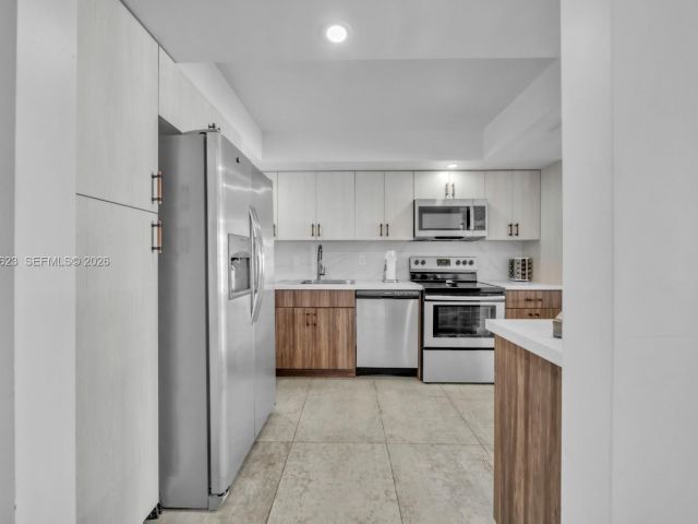 Apartment for sale  Unit #2504 - photo 7122084