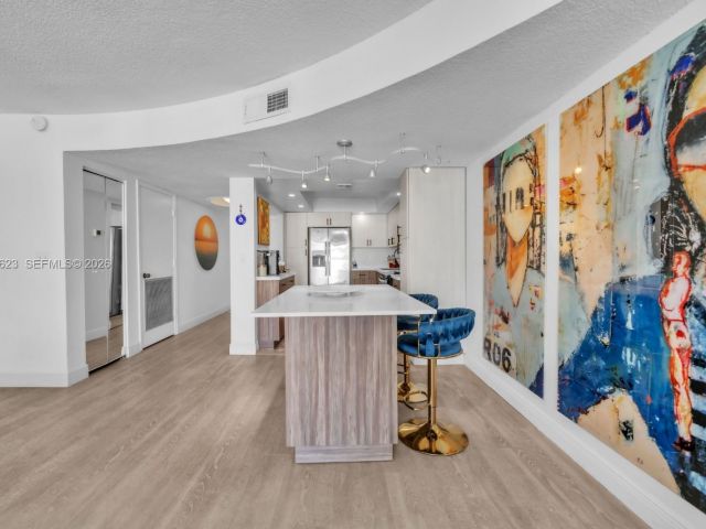 Apartment for sale  Unit #2504 - photo 7122087