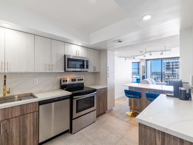 Apartment for sale  Unit #2504 - photo 7122089