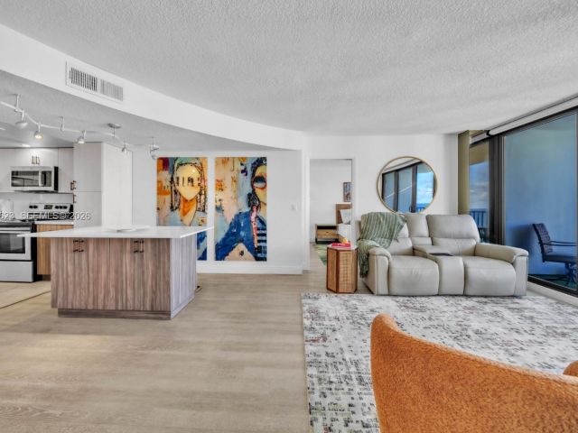 Apartment for sale  Unit #2504 - photo 7122091