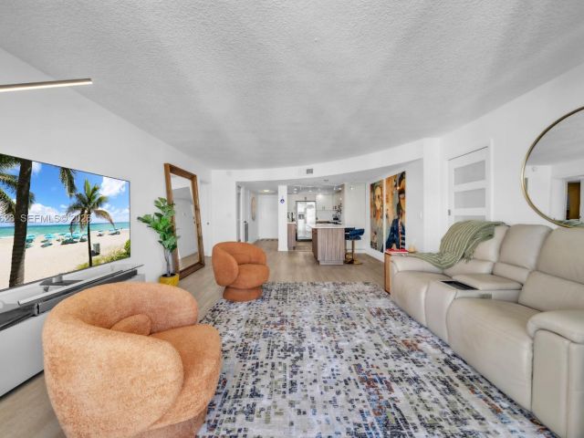 Apartment for sale  Unit #2504 - photo 7122093