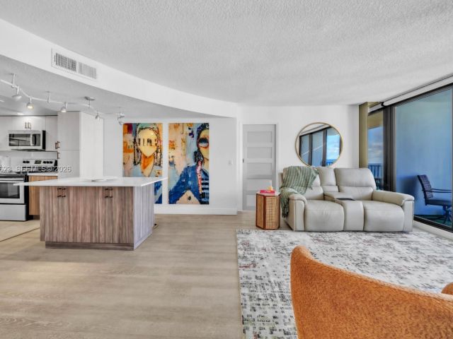 Apartment for sale  Unit #2504 - photo 7122094