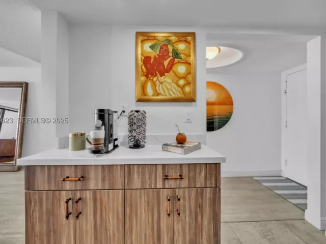 2-bedroom condo for sale in Hollywood - 2401 S Ocean Dr 2504 - MondialRealty