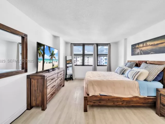 2-bedroom condo for sale in Hollywood - 2401 S Ocean Dr 2504 - MondialRealty