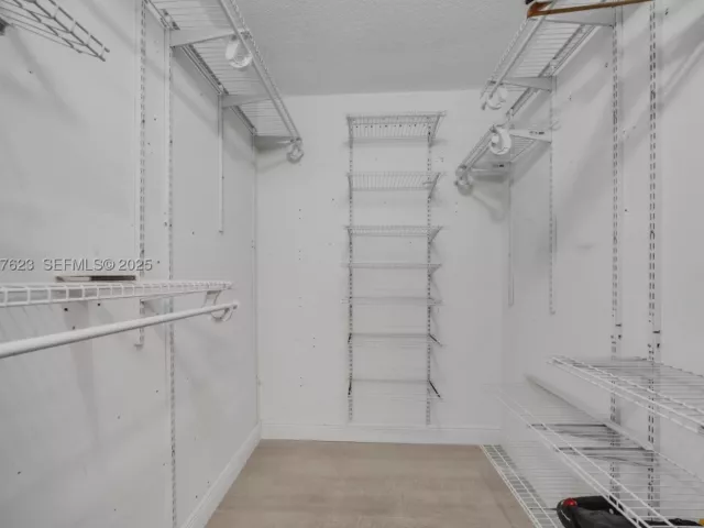 2-bedroom condo for sale in Hollywood - 2401 S Ocean Dr 2504 - MondialRealty