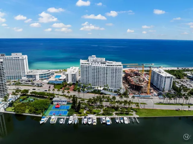 1-bedroom condo for rent in Miami Beach - 5401 Collins Ave 1231 - MondialRealty
