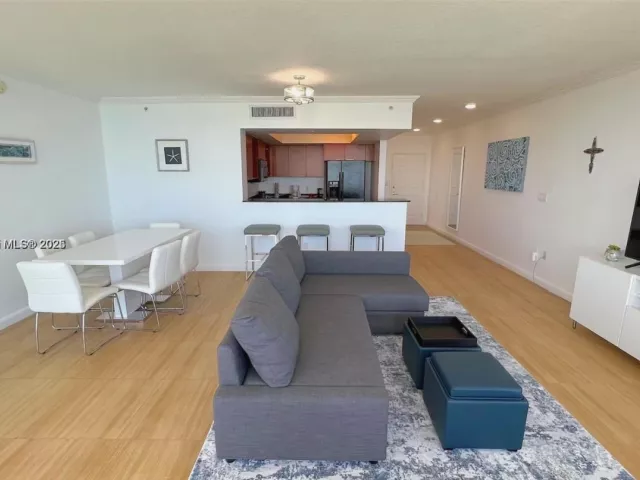 2-bedroom condo for rent in Sunny Isles Beach - 16699 Collins Ave 3808 - MondialRealty
