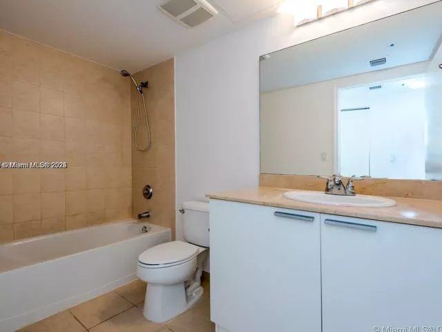 2-bedroom condo for rent in Sunny Isles Beach - 16699 Collins Ave 3808 - MondialRealty