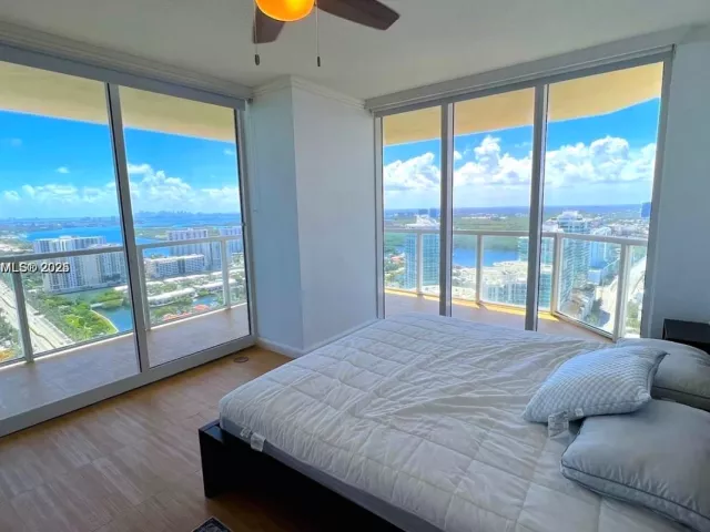 2-bedroom condo for rent in Sunny Isles Beach - 16699 Collins Ave 3808 - MondialRealty