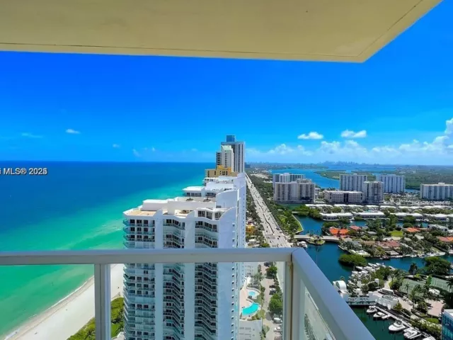 2-bedroom condo for rent in Sunny Isles Beach - 16699 Collins Ave 3808 - MondialRealty