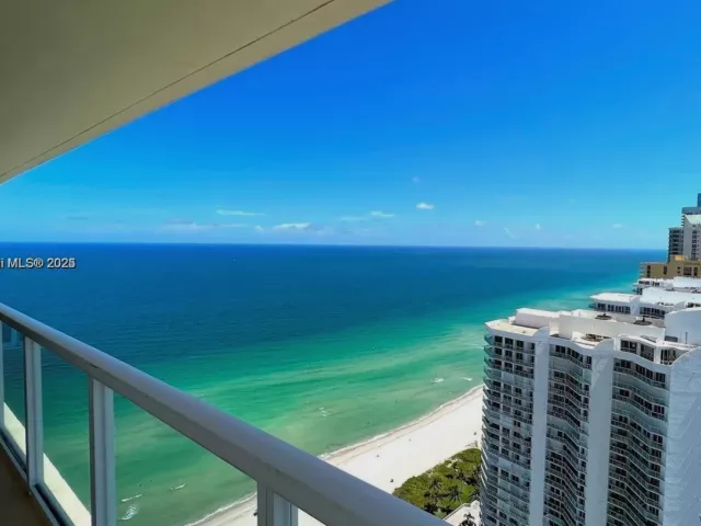 2-bedroom condo for rent in Sunny Isles Beach - 16699 Collins Ave 3808 - MondialRealty