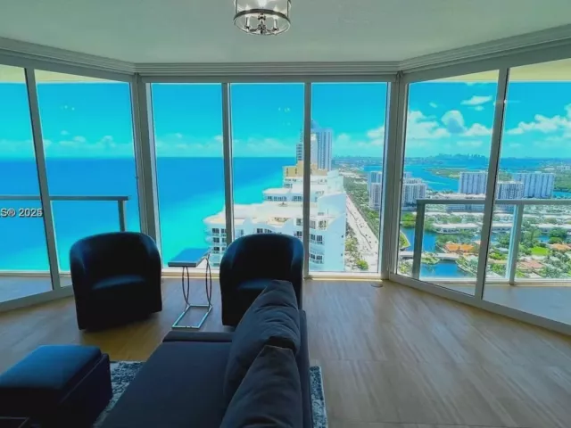 2-bedroom condo for rent in Sunny Isles Beach - 16699 Collins Ave 3808 - MondialRealty