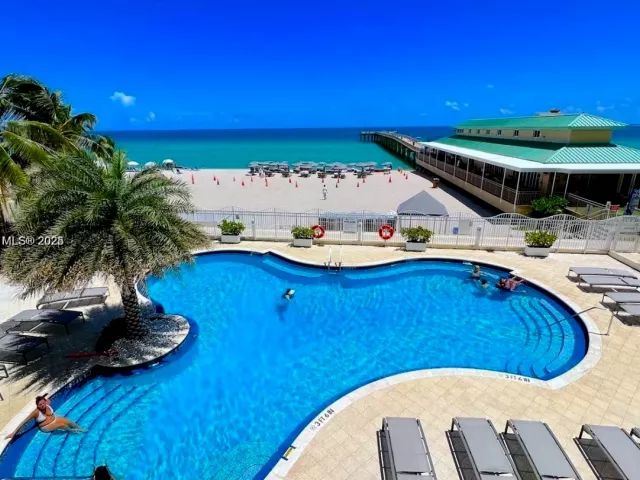 2-bedroom condo for rent in Sunny Isles Beach - 16699 Collins Ave 3808 - MondialRealty