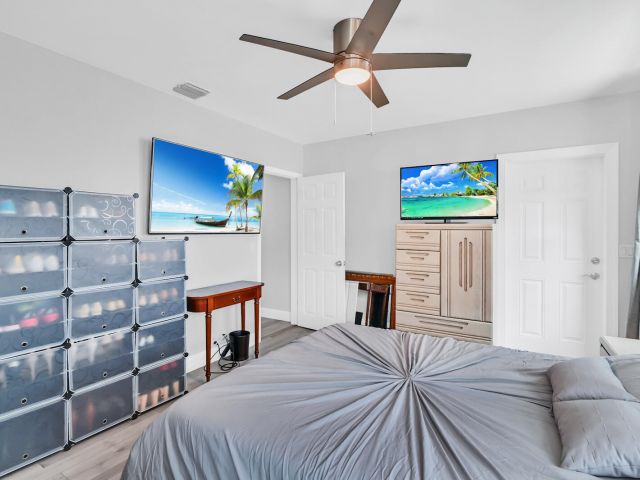 Home for sale at 504 36th Street - photo 6546009