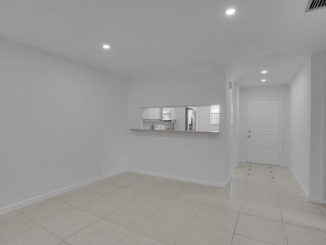 Home for rent at 315 NW 36th Avenue - photo 6565076