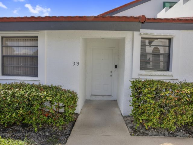 Home for rent at 315 NW 36th Avenue - photo 6565082