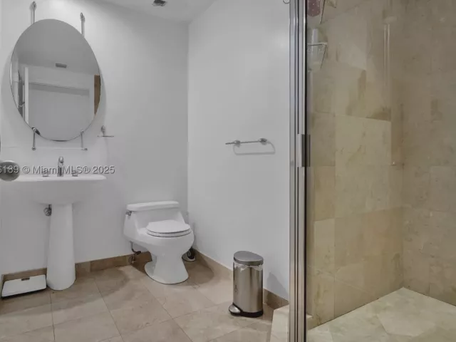 2-bedroom condo for rent in Miami - 808 Brickell Key Dr 2506 - MondialRealty