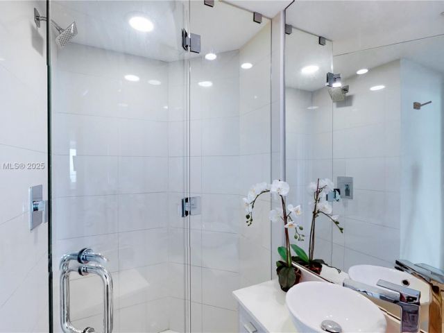 Apartment for sale  Unit #4607 - photo 6539071