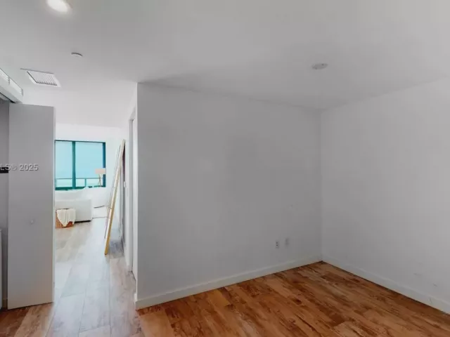 1-bedroom condo for sale in Miami - 650 NE 32ND ST 4607 - MondialRealty
