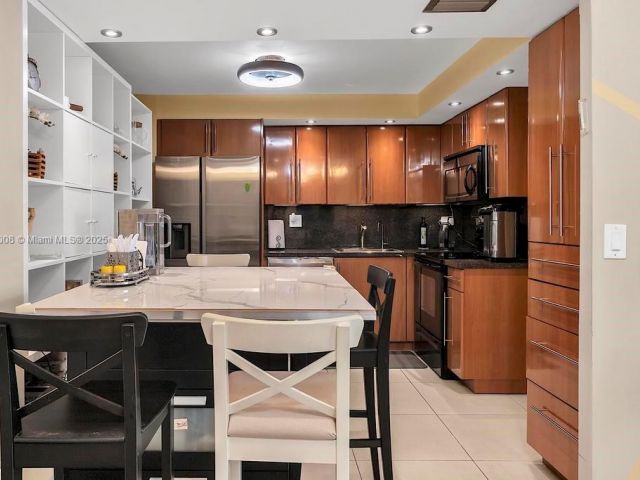 Apartment for sale  Unit #708 - photo 7435444