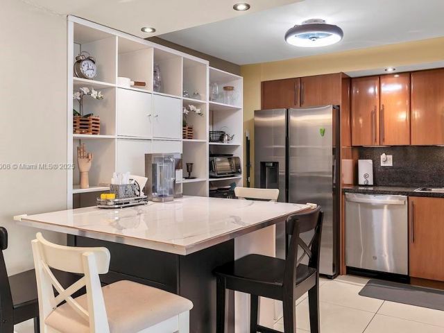 Apartment for sale  Unit #708 - photo 7435445