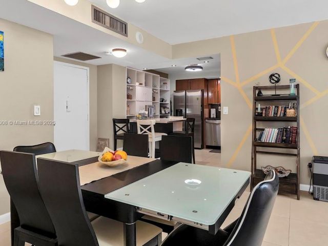 Apartment for sale  Unit #708 - photo 7435447