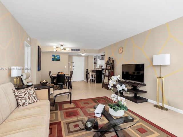 Apartment for sale  Unit #708 - photo 7435456