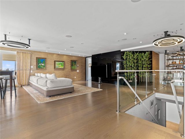 Apartment for sale  Unit #8011 - photo 6532329