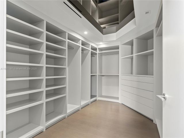 Apartment for sale  Unit #8011 - photo 6532331