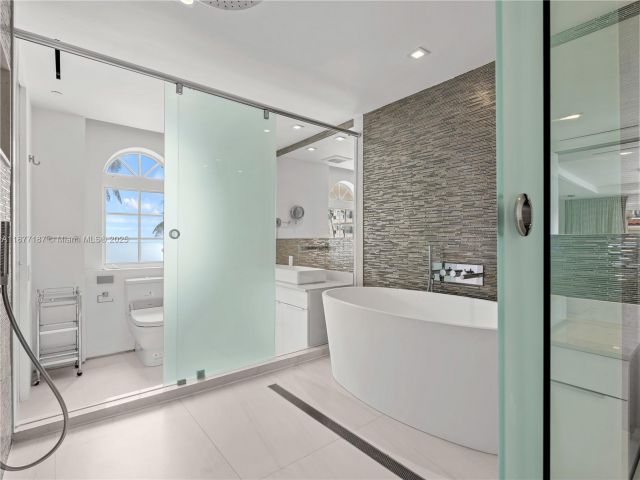 Apartment for sale  Unit #8011 - photo 6532333