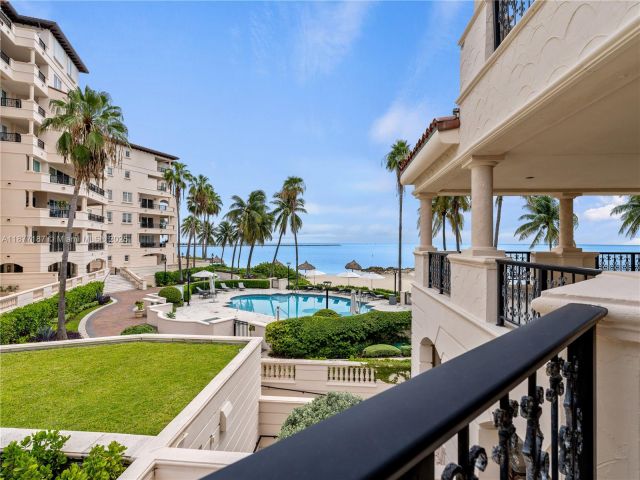 Apartment for sale  Unit #8011 - photo 6532339