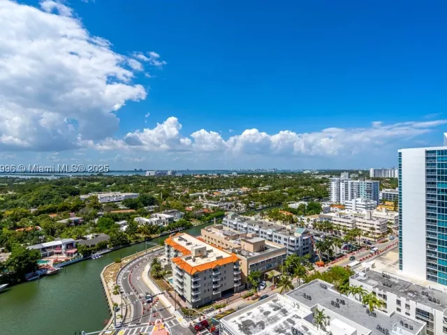 1-bedroom condo for rent in Miami Beach - 2555 Collins Ave 2200 - MondialRealty