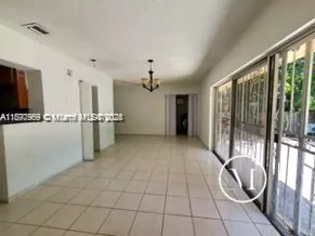 3-bedroom home for sale in North Miami - 1565 NE 141st St - MondialRealty