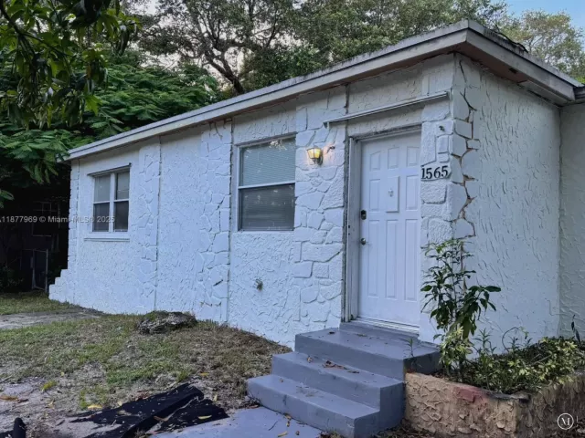 3-bedroom home for sale in North Miami - 1565 NE 141st St - MondialRealty