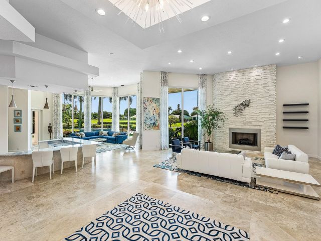 Home for sale at 225 Oakview Drive - photo 6535792