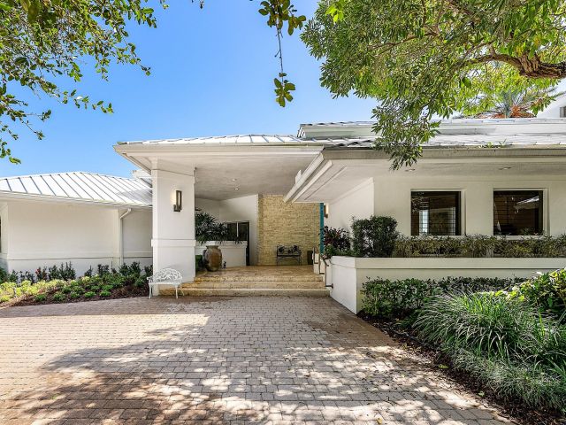 Home for sale at 225 Oakview Drive - photo 6535799