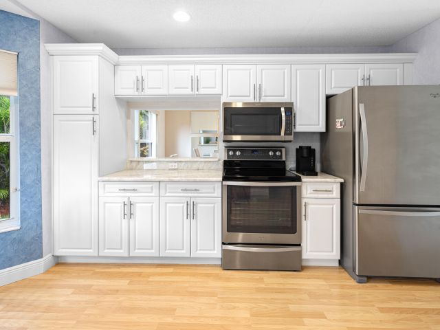 Home for sale at 10652 Buttonwood Lake Drive - photo 6537042