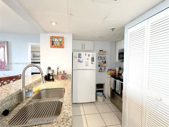 Apartment for sale  Unit #811 - photo 6537082