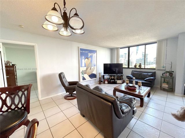 Apartment for sale  Unit #811 - photo 6537086