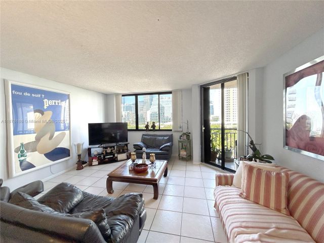 Apartment for sale  Unit #811 - photo 6537087