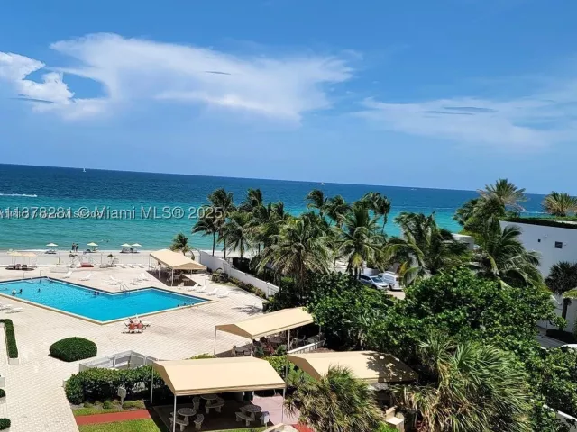 2-bedroom condo for rent in Hollywood - 3505 S Ocean Dr 1006 - MondialRealty