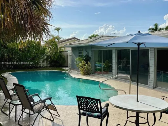 3-bedroom home for rent in Riviera Beach - 1241 Manor Dr - MondialRealty