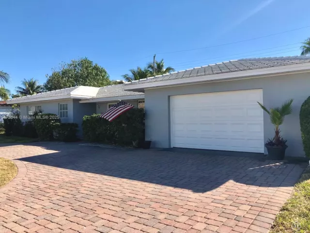 3-bedroom home for rent in Riviera Beach - 1241 Manor Dr - MondialRealty