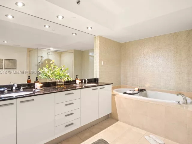 2-bedroom condo for rent in Hallandale Beach - 1830 S Ocean Dr 2306 - MondialRealty