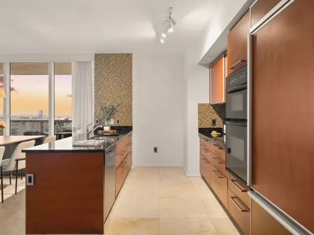 2-bedroom condo for rent in Hallandale Beach - 1830 S Ocean Dr 2306 - MondialRealty