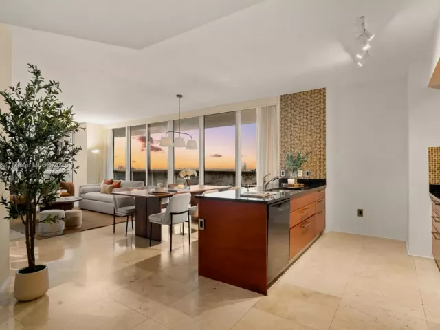 2-bedroom condo for rent in Hallandale Beach - 1830 S Ocean Dr 2306 - MondialRealty