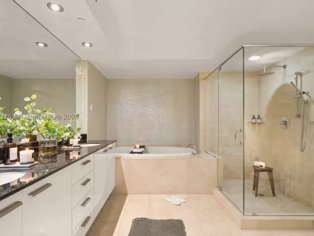 2-bedroom condo for rent in Hallandale Beach - 1830 S Ocean Dr 2306 - MondialRealty