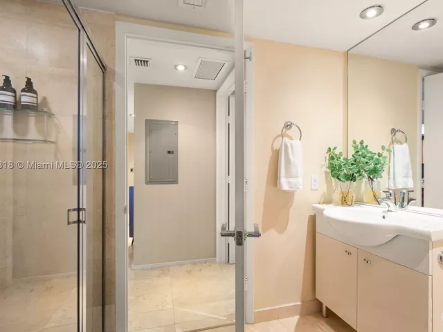 2-bedroom condo for rent in Hallandale Beach - 1830 S Ocean Dr 2306 - MondialRealty