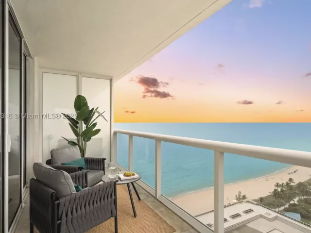 2-bedroom condo for rent in Hallandale Beach - 1830 S Ocean Dr 2306 - MondialRealty